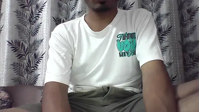 Snapshot of Harsh424242 chatting on 03-21-25, 06:18 Harsh424242 online show from 03-21-25, 06:18