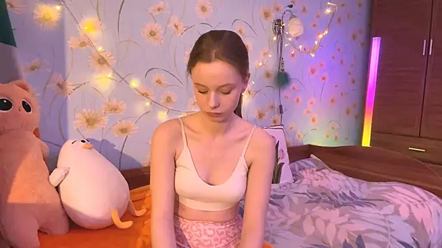 Snapshot of BeckyDwinell chatting on 02-13-25, 09:30 BeckyDwinell online show from 02-13-25, 09:30