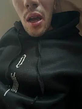 yaxxx03 online show from 10-18-25, 01:23