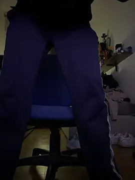 yaxxx03 online show from 11-24-25, 07:24