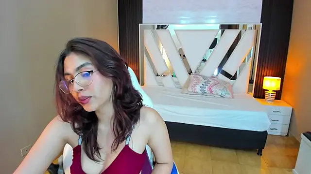 Cristin Petite online show from 02-12-25, 12:16