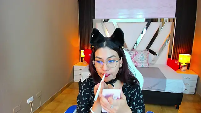 Cristin Petite online show from 02-17-25, 06:37