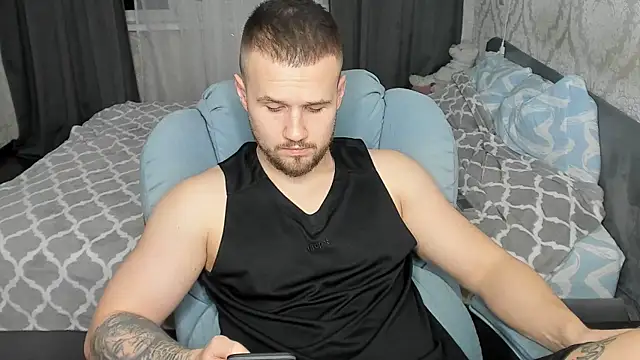 Snapshot of Vladik_b chatting on 02-19-25, 09:25 Vladik b online show from 02-19-25, 09:25