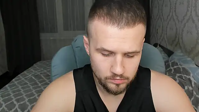 Snapshot of Vladik_b chatting on 02-22-25, 07:25 Vladik b online show from 02-22-25, 07:25