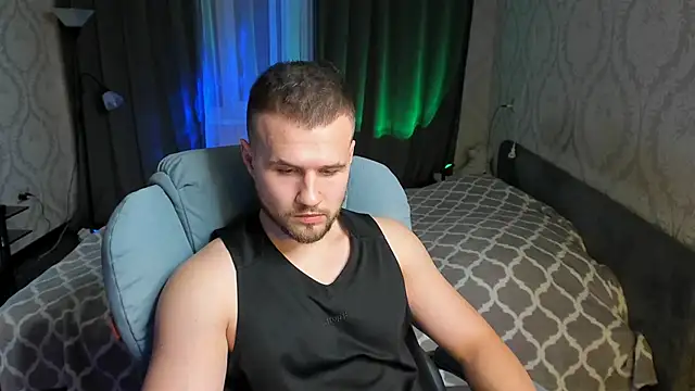 Snapshot of Vladik_b chatting on 03-02-25, 08:07 Vladik b online show from 03-02-25, 08:07