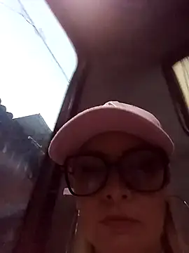 CandieGilson   online show from 10-04-25, 10:46