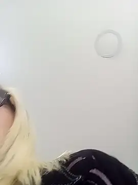 CandieGilson   online show from 10-10-25, 11:53