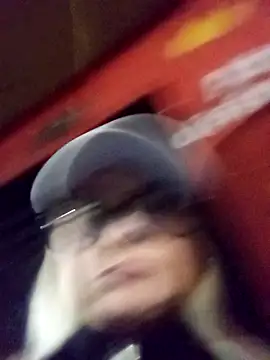 CandieGilson   online show from 04-04-26, 10:24