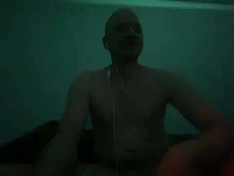 Snapshot of Krzysiekg123 chatting on 02-19-25, 09:58 Krzysiekg123 online show from 02-19-25, 09:58