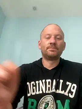 Snapshot of Krzysiekg123 chatting on 10-05-25, 02:59 Krzysiekg123 online show from 10-05-25, 02:59