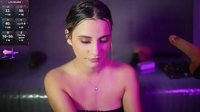 Snapshot of Vaniluu_9 chatting on 03-07-25, 03:08 Vaniluu 9 online show from 03-07-25, 03:08