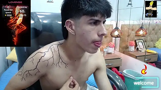 Snapshot of Estiv18_ chatting on 03-06-25, 02:41 Estiv18  online show from 03-06-25, 02:41