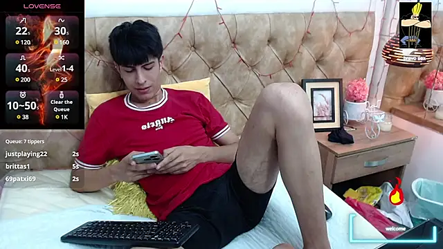 Snapshot of Estiv18_ chatting on 03-16-25, 09:16 Estiv18  online show from 03-16-25, 09:16