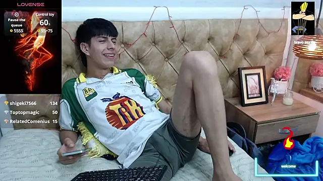 Snapshot of Estiv18_ chatting on 03-19-25, 08:23 Estiv18  online show from 03-19-25, 08:23