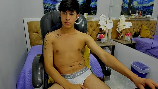 Snapshot of Estiv18_ chatting on 09-18-25, 03:19 Estiv18  online show from 09-18-25, 03:19