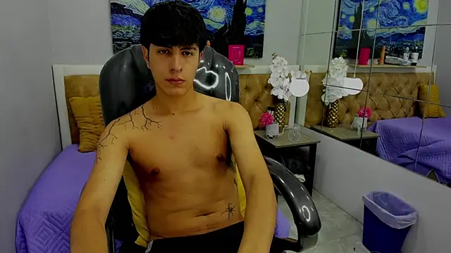 Snapshot of Estiv18_ chatting on 09-20-25, 01:17 Estiv18  online show from 09-20-25, 01:17