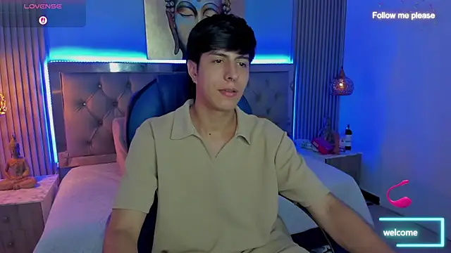 Snapshot of Estiv18_ chatting on 09-25-25, 02:04 Estiv18  online show from 09-25-25, 02:04