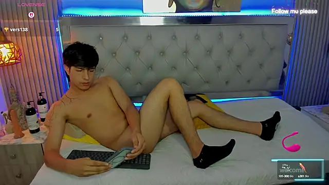 Snapshot of Estiv18_ chatting on 09-29-25, 03:44 Estiv18  online show from 09-29-25, 03:44