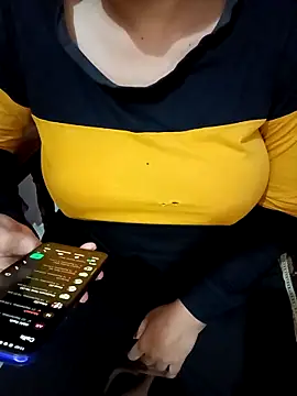 Snapshot of Mannat-222 chatting on 11-24-25, 06:18 Mannat-222 online show from 11-24-25, 06:18