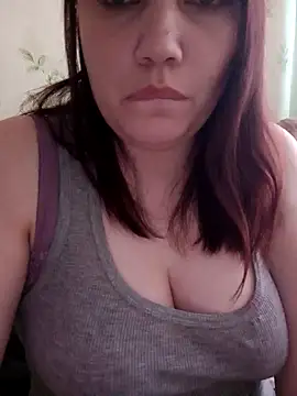 Snapshot of UniverseRegina chatting on 02-12-25, 10:24 UniverseRegina online show from 02-12-25, 10:24