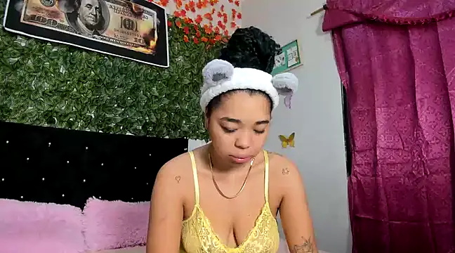 Mishellehot 10 online show from 03-10-25, 07:18