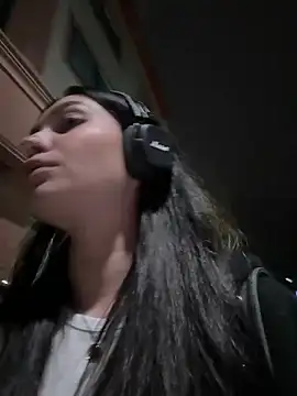 Snapshot of lunalovelee chatting on 09-24-25, 02:09 lunalovelee online show from 09-24-25, 02:09