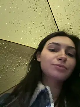 Snapshot of lunalovelee chatting on 10-17-25, 01:25 lunalovelee online show from 10-17-25, 01:25