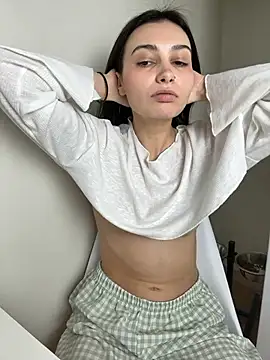 lunalovelee online show from 11-17-25, 02:12