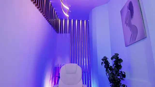 Snapshot of EmiliaRose_ chatting on 03-03-25, 02:47 EmiliaRose online show from 03-03-25, 02:47