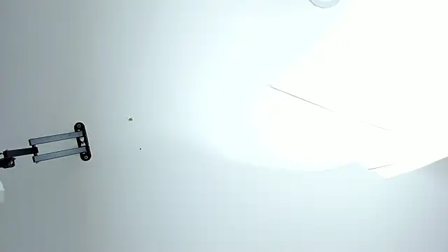 Snapshot of EmiliaRose_ chatting on 09-10-25, 09:04 EmiliaRose online show from 09-10-25, 09:04