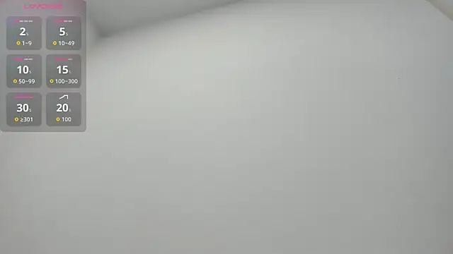 Snapshot of EmiliaRose_ chatting on 10-11-25, 08:40 EmiliaRose online show from 10-11-25, 08:40