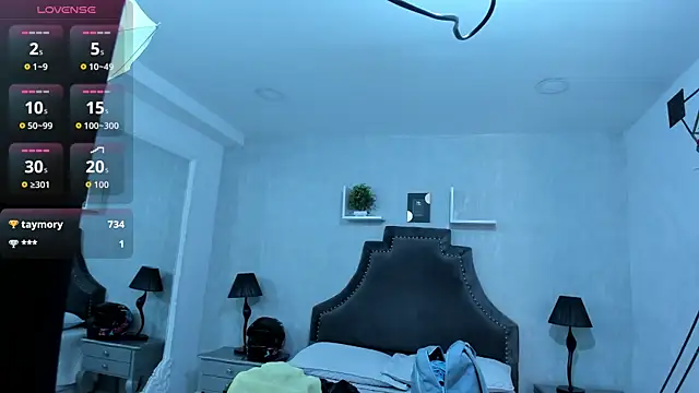 Snapshot of EmiliaRose_ chatting on 10-17-25, 09:17 EmiliaRose online show from 10-17-25, 09:17