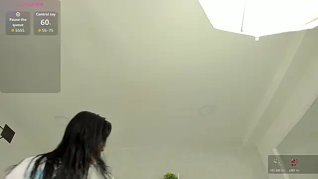 Snapshot of EmiliaRose_ chatting on 10-28-25, 08:55 EmiliaRose online show from 10-28-25, 08:55