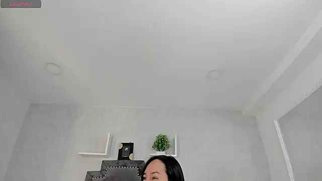 Snapshot of EmiliaRose_ chatting on 11-18-25, 08:57 EmiliaRose online show from 11-18-25, 08:57