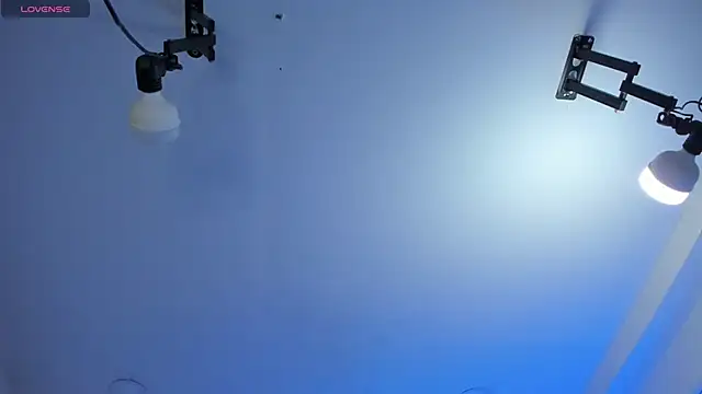 Snapshot of EmiliaRose_ chatting on 12-18-25, 08:59 EmiliaRose online show from 12-18-25, 08:59