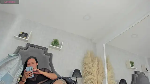 EmiliaRose  online show from 04-22-26, 09:05