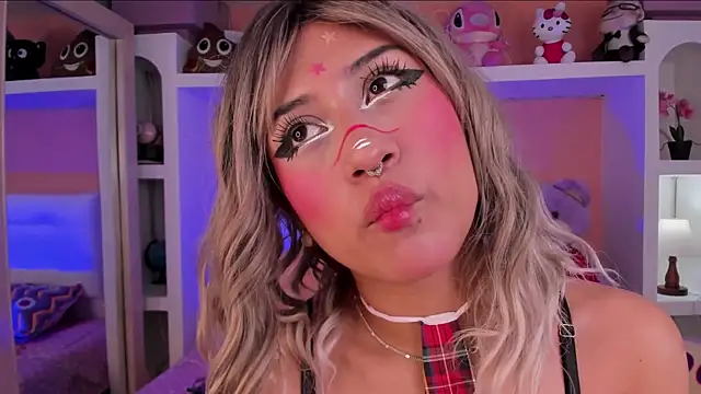 miss   megan online show from 12-05-25, 02:31