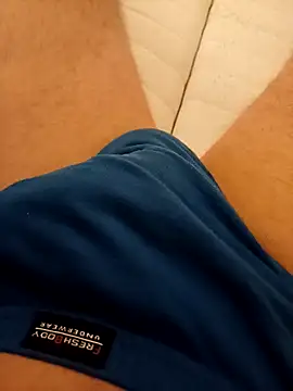 Snapshot of flo000031 chatting on 03-15-25, 08:43 flo000031 online show from 03-15-25, 08:43