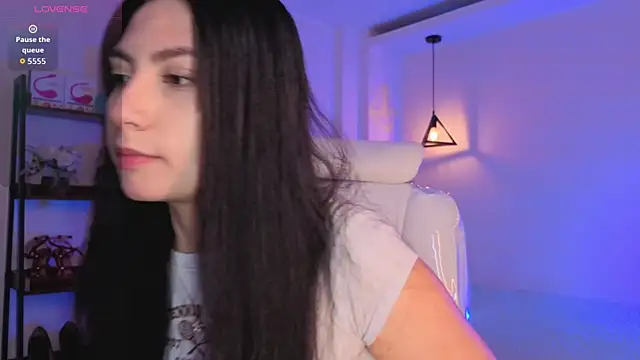 Miller Vanessa  online show from 04-16-26, 08:42