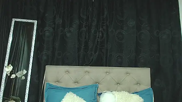 Snapshot of rebeka_kenye chatting on 03-06-25, 08:27 rebeka kenye online show from 03-06-25, 08:27