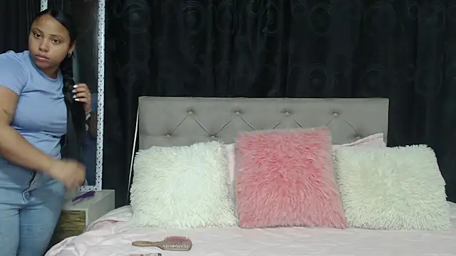 Snapshot of rebeka_kenye chatting on 03-17-25, 02:45 rebeka kenye online show from 03-17-25, 02:45