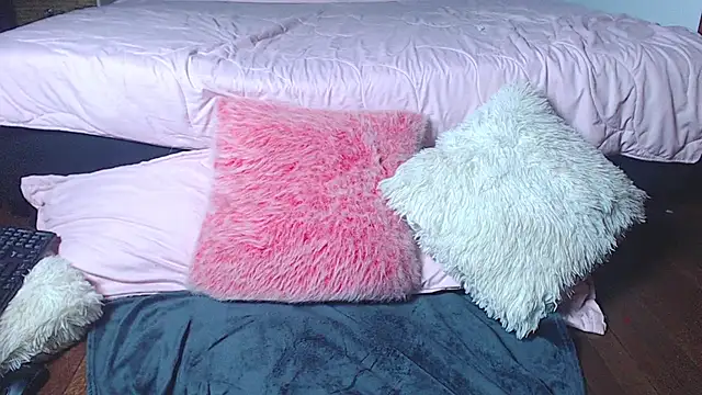 Snapshot of rebeka_kenye chatting on 03-19-25, 11:25 rebeka kenye online show from 03-19-25, 11:25