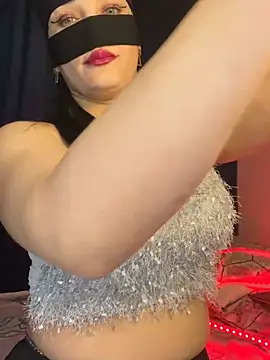 Snapshot of ONY-Moka chatting on 04-10-26, 01:11 ONY-Moka online show from 04-10-26, 01:11