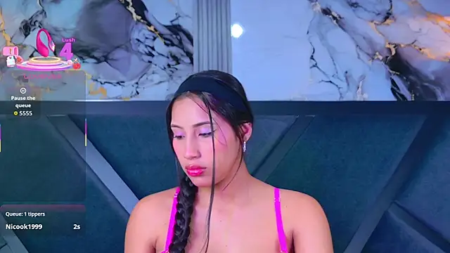 Snapshot of YesyHills chatting on 09-30-25, 07:08 YesyHills online show from 09-30-25, 07:08