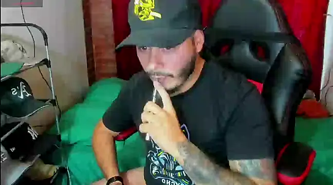 Snapshot of ragnar_lothbrok777 chatting on 03-05-25, 10:54 ragnar lothbrok777 online show from 03-05-25, 10:54