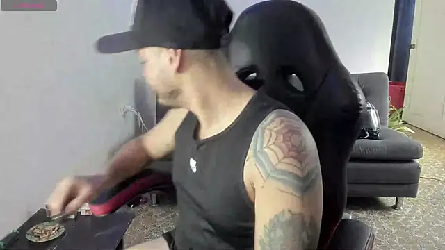 Snapshot of ragnar_lothbrok777 chatting on 09-29-25, 08:13 ragnar lothbrok777 online show from 09-29-25, 08:13