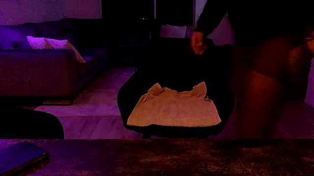 Snapshot of Bleueyez007 chatting on 03-05-25, 01:52 Bleueyez007 online show from 03-05-25, 01:52