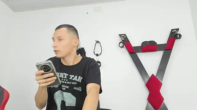 Isak Millan online show from 11-06-25, 03:13