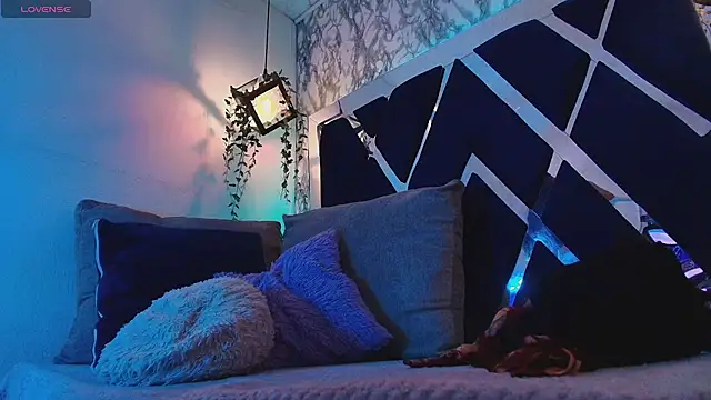 Snapshot of charlotte_bluee chatting on 09-16-25, 06:42 charlotte bluee online show from 09-16-25, 06:42