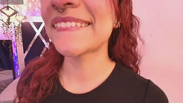 Snapshot of charlotte_bluee chatting on 09-17-25, 06:53 charlotte bluee online show from 09-17-25, 06:53